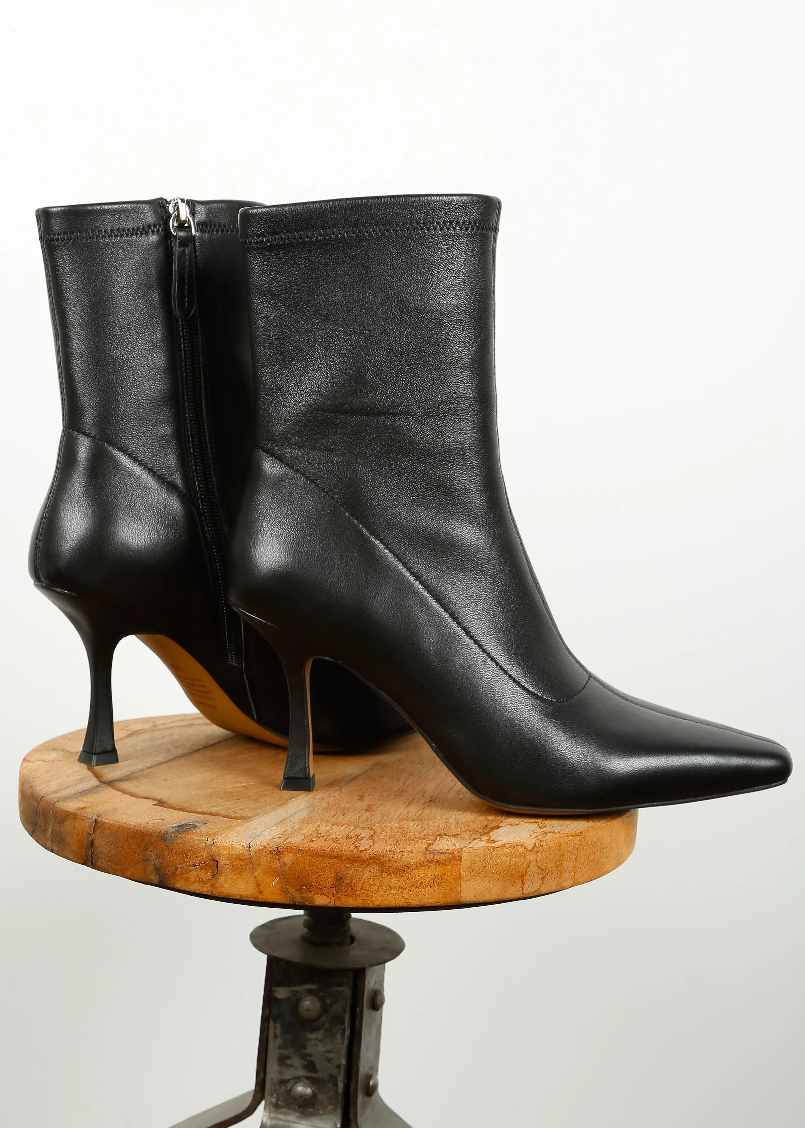 AM Carmen Boots in Black