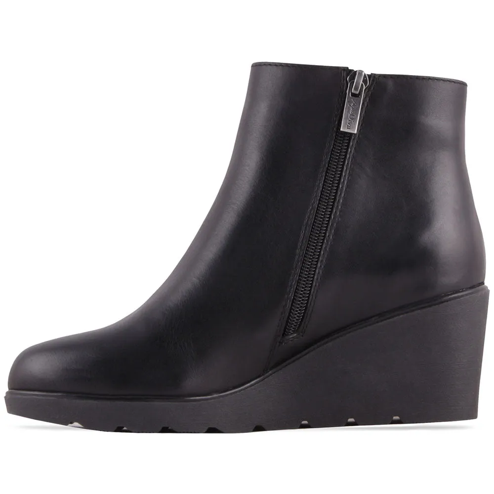 AquaDiva Tulip Waterproof Boot Black (Women's)