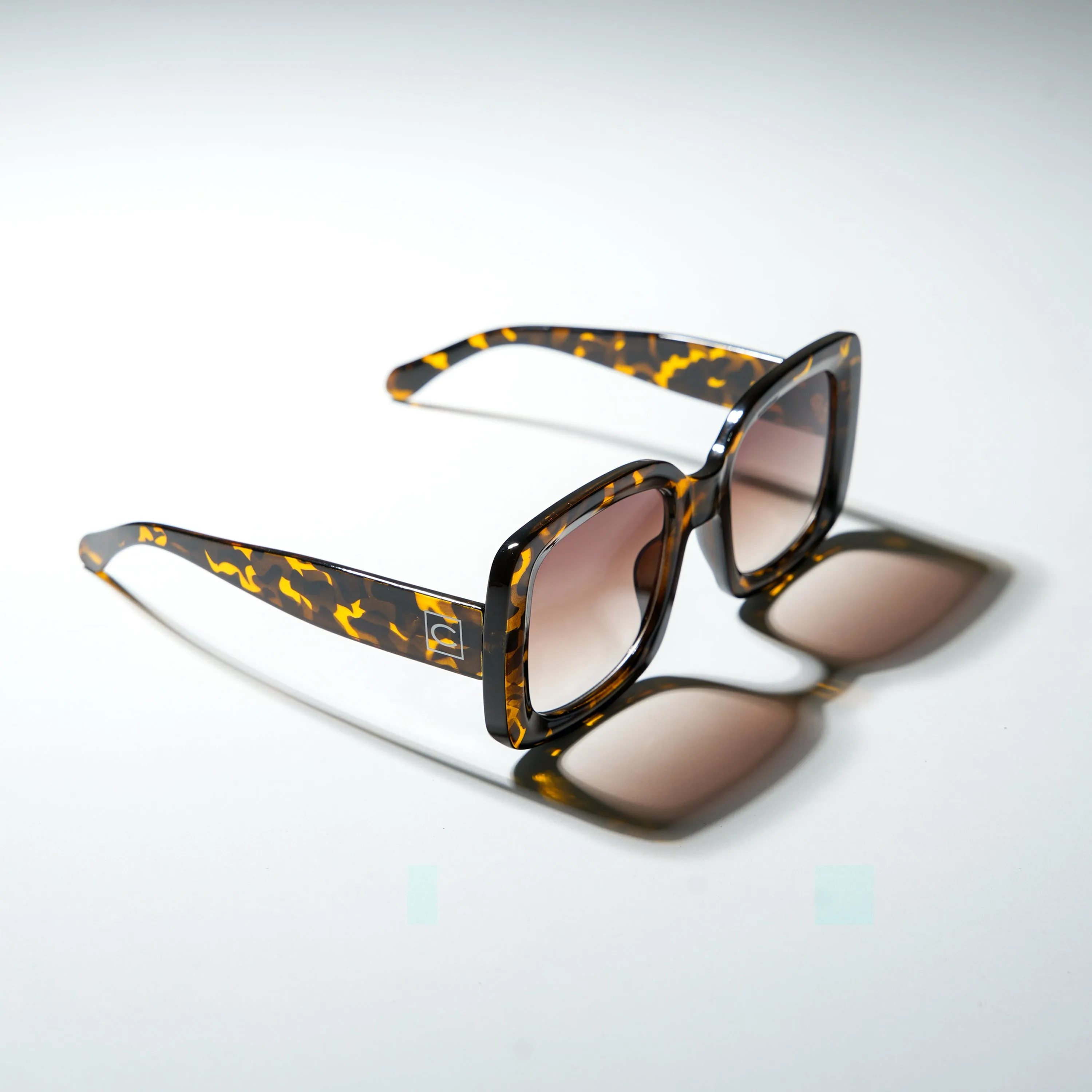 Chokore Fashionable Leopard Design Sunglasses