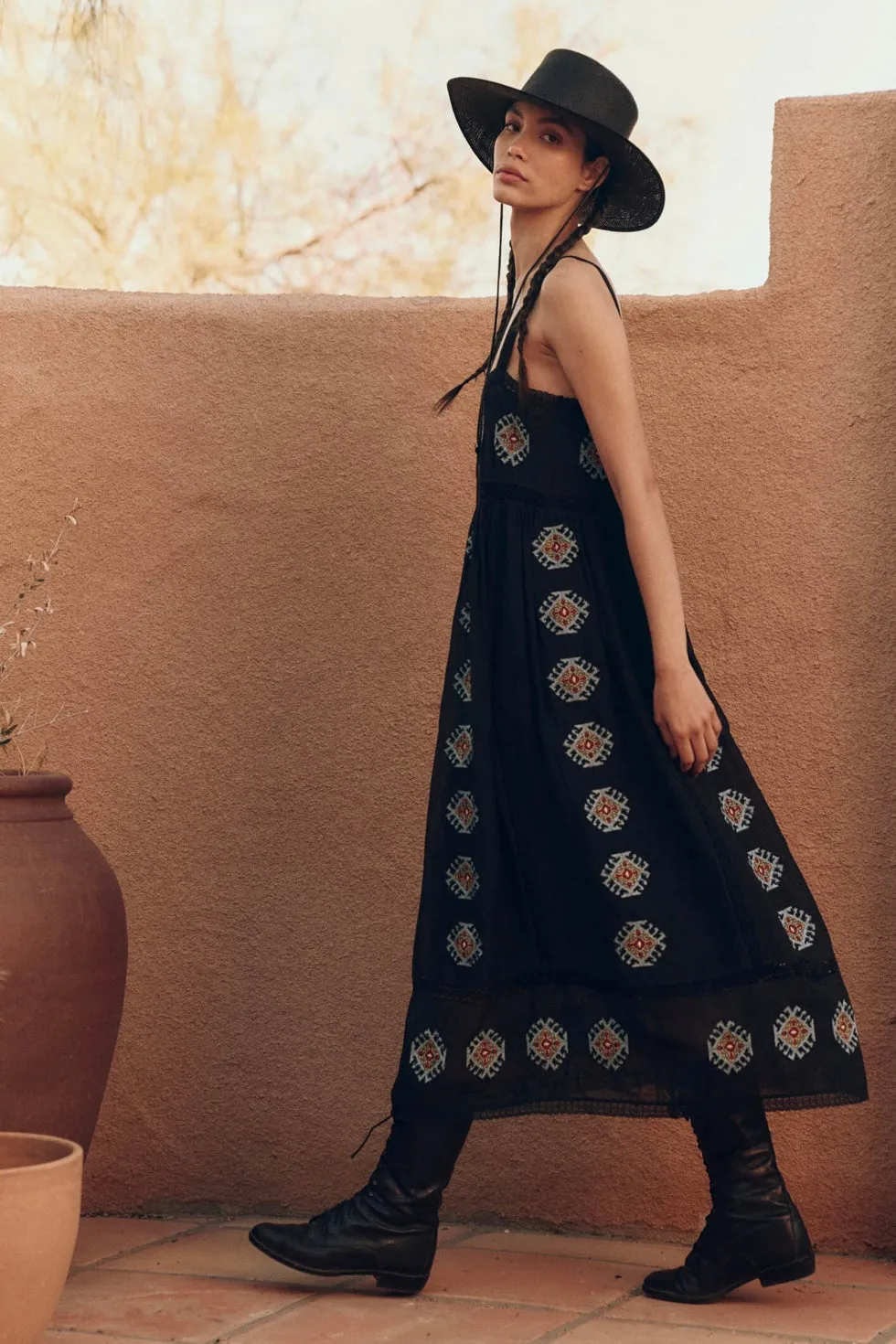 THE ROAM DRESS WITH FOLKLORE EMBROIDERY