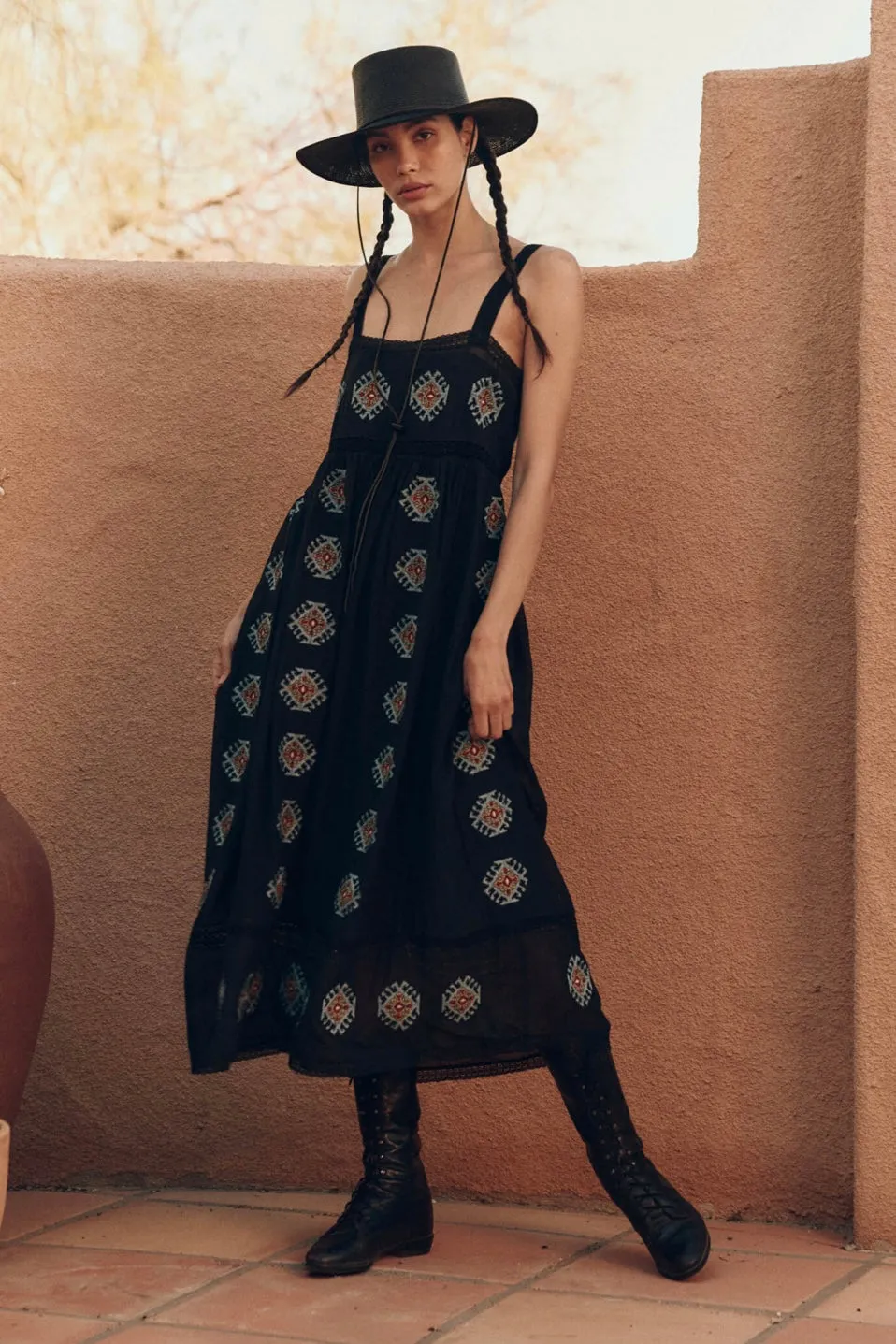 THE ROAM DRESS WITH FOLKLORE EMBROIDERY