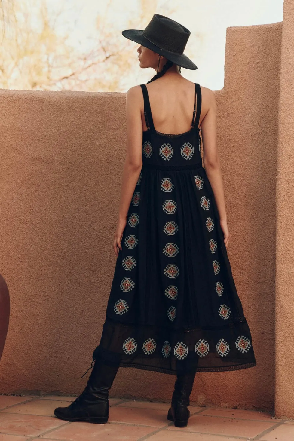 THE ROAM DRESS WITH FOLKLORE EMBROIDERY