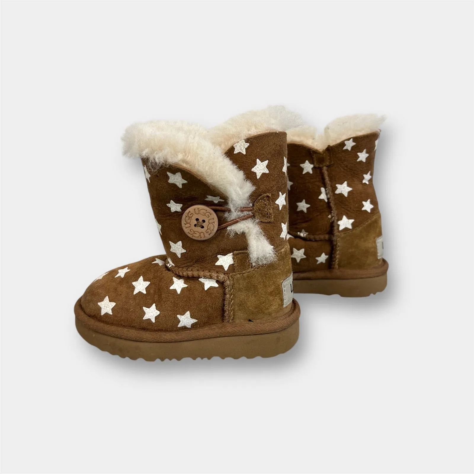 Ugg Bailey Button II Starlight Boot Chestnut 6