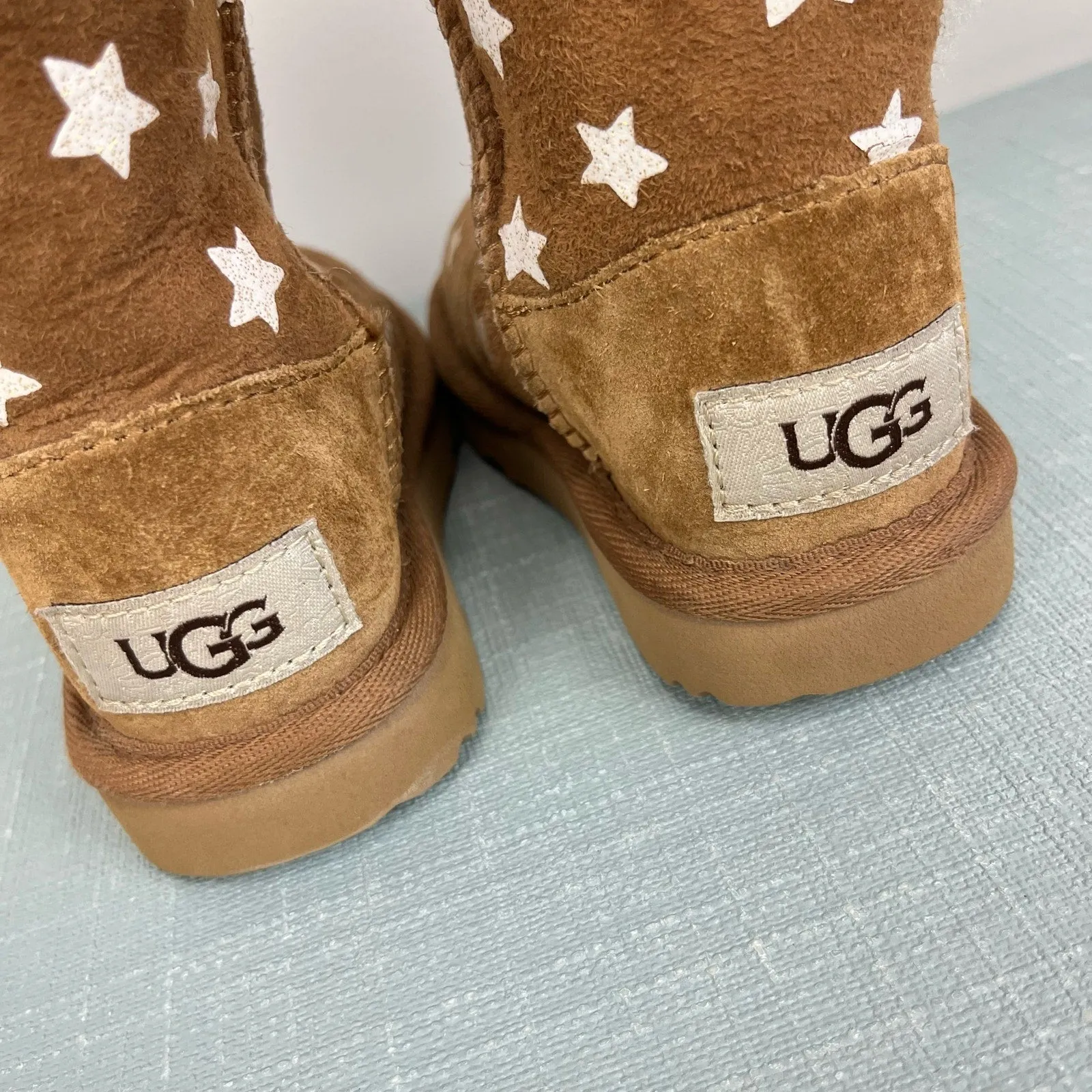 Ugg Bailey Button II Starlight Boot Chestnut 6